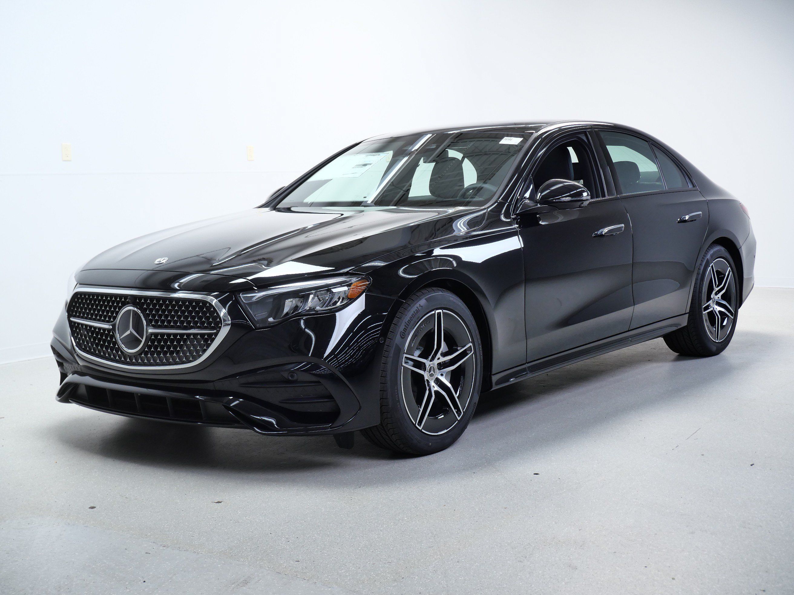 New 2026 Mercedes-Benz E 350 4MATIC Sedan image 3