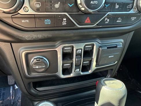 Used 2023 Jeep Wrangler Unlimited Sahara w/ Cold Weather Group AWD/4WD image 26