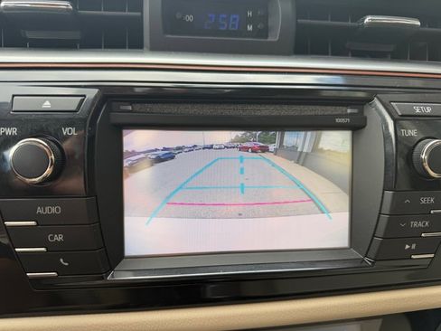 Used 2016 Toyota Corolla LE FWD image 23