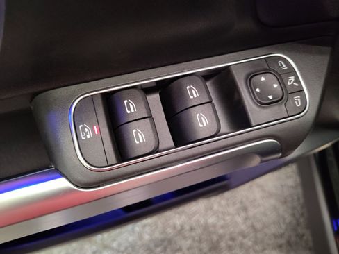 Used 2026 Mercedes-Benz GLB 250 image 13