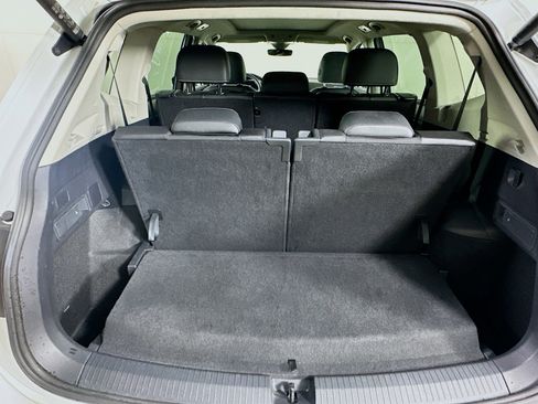 Used 2024 Volkswagen Tiguan SE image 27