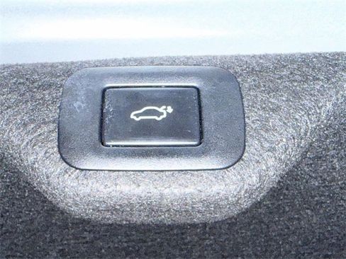 Used 2021 Lexus ES 300h w/ Accessory Package image 18