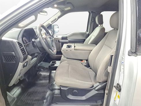 Used 2019 Ford F150 XLT w/ Trailer Tow Package image 9