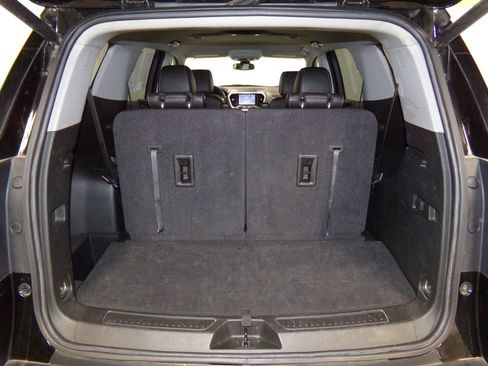 Used 2023 GMC Acadia SLT image 30