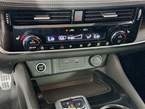 Used 2021 Nissan Rogue SL image 22