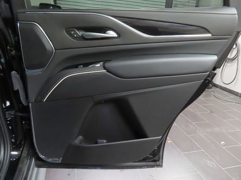 Used 2024 Cadillac Escalade Sport image 11