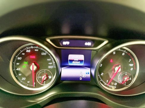 Used 2018 Mercedes-Benz GLA 250 4MATIC image 15