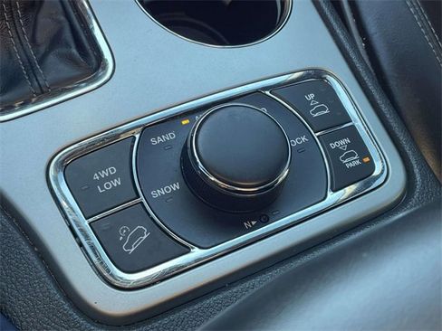 Used 2019 Jeep Grand Cherokee Overland image 30