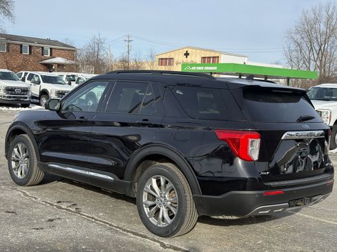 Certified 2023 Ford Explorer XLT w/ Equipment Group 202A image 4