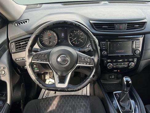 Used 2020 Nissan Rogue SV FWD image 12
