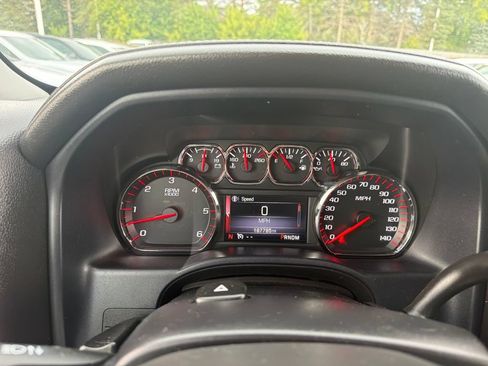 Used 2015 GMC Sierra 1500 SLE w/ SLE Value Package AWD/4WD image 9