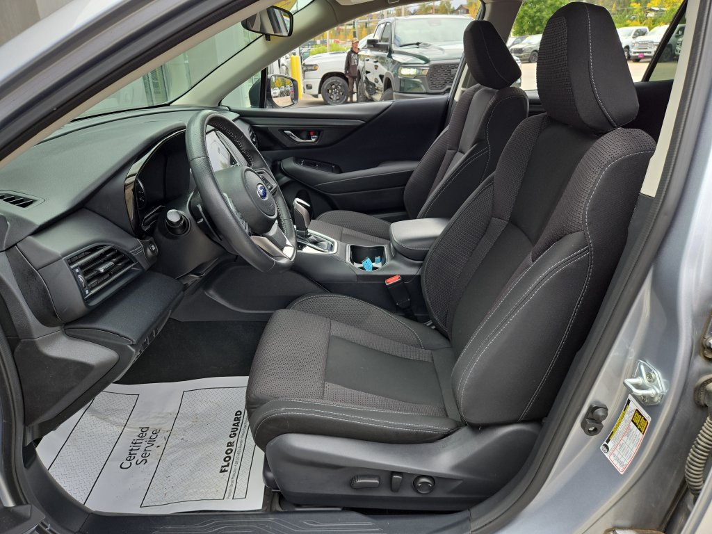 Used 2025 Subaru Outback Premium AWD/4WD image 14