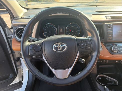 Used 2016 Toyota RAV4 Limited image 19
