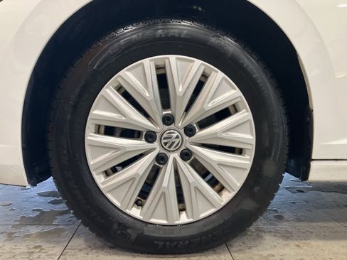 Used 2019 Volkswagen Jetta S w/ Driver Assistance Package image 9