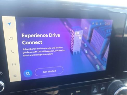 Used 2023 Toyota Highlander XLE image 11