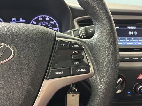 Used 2020 Hyundai Accent SE image 25