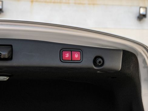 Used 2017 Mercedes-Benz E 300 image 55