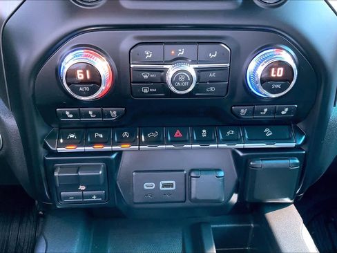 Used 2019 GMC Sierra 1500 AT4 w/ AT4 Premium Package AWD/4WD image 34