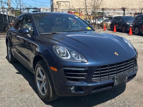 Used 2018 Porsche Macan Sport Edition AWD/4WD image 4