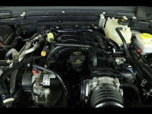 Used 2022 Jeep Wrangler Sport AWD/4WD image 16