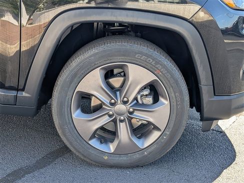 Used 2022 Jeep Compass Latitude w/ Sun and Sound Group image 13