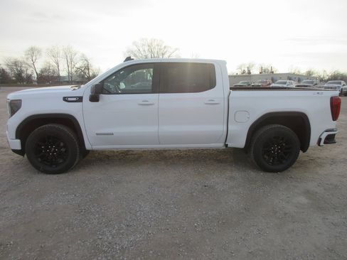 New 2026 GMC Sierra 1500 Elevation image 10