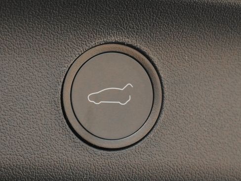 Used 2022 Tesla Model Y Performance AWD/4WD image 32