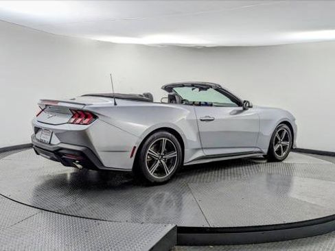 Used 2024 Ford Mustang Premium image 7