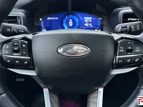 Used 2022 Ford Explorer Platinum w/ Equipment Group 601A image 31