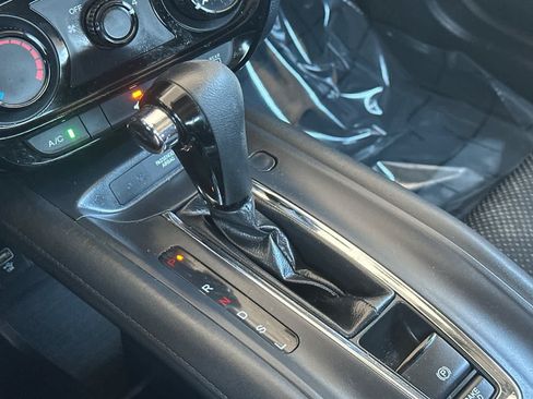 Used 2019 Honda HR-V LX image 21