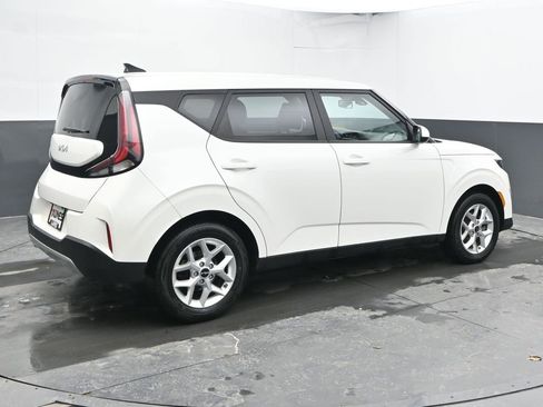 Used 2025 Kia Soul LX w/ LX Technology Package image 11