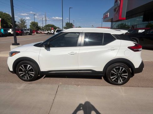 Used 2019 Nissan Kicks SR w/ SR Premium Package FWD image 8