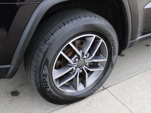 Used 2020 Jeep Grand Cherokee Limited w/ Luxury Group II image 36