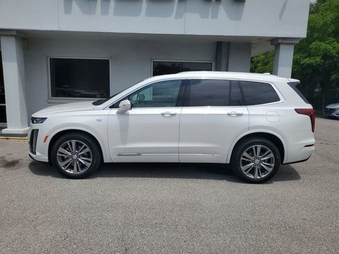 Used 2025 Cadillac XT6 Premium Luxury AWD/4WD image 13