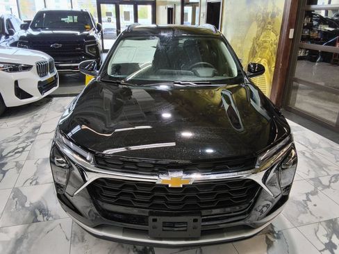 Used 2026 Chevrolet Trax LT w/ Driver Confidence Package FWD image 3