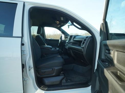 Used 2024 RAM 2500 Tradesman w/ Chrome Appearance Group image 18