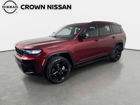 Used 2023 Jeep Grand Cherokee L Altitude AWD/4WD image 1