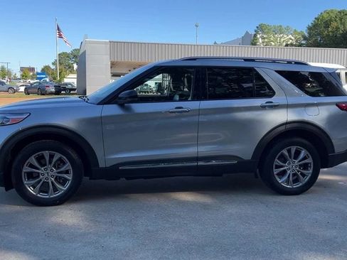 Used 2023 Ford Explorer Limited w/ Equipment Group 301A image 3