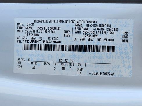 Used 2024 Ford F550 4x4 Regular Cab Super Duty image 28