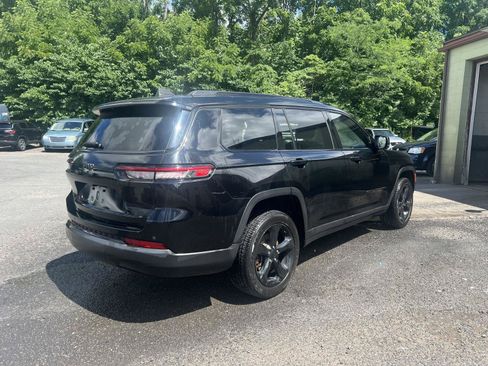 Used 2023 Jeep Grand Cherokee L Altitude AWD/4WD image 3