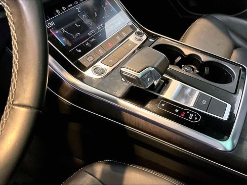 Certified 2023 Audi Q8 Premium w/ Convenience Package AWD/4WD image 17