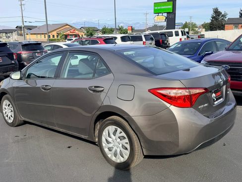 Used 2018 Toyota Corolla LE FWD image 6