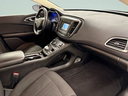 Used 2015 Chrysler 200 Limited w/ Convenience Group image 19