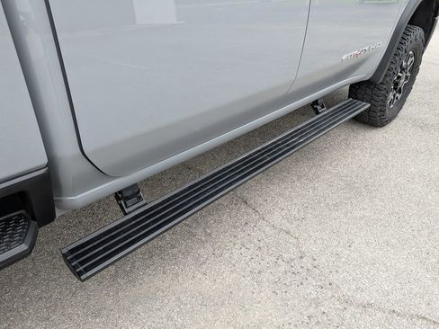 Used 2024 GMC Sierra 2500 AT4X AWD/4WD image 33