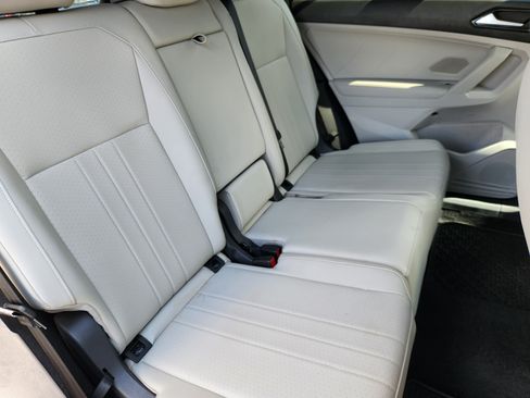Certified 2023 Volkswagen Tiguan SE R-Line AWD/4WD image 16