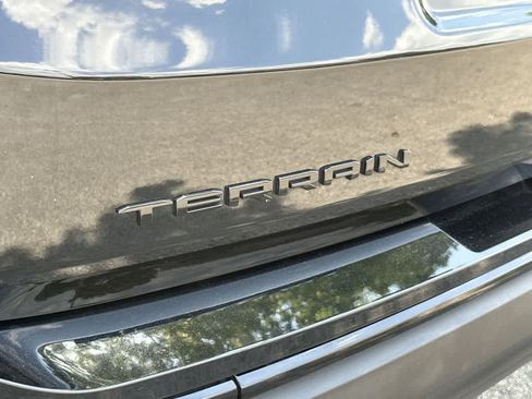Used 2023 GMC Terrain SLE w/ Driver Convenience Package FWD image 11