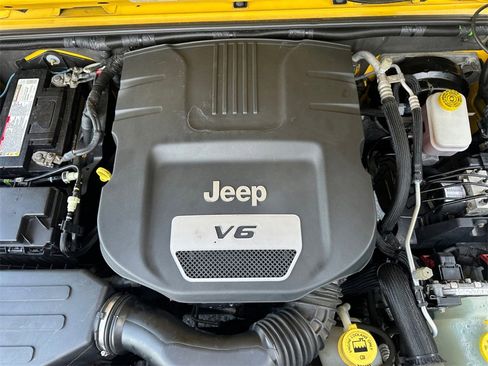 Used 2015 Jeep Wrangler Unlimited Sport w/ Quick Order Package 24S image 19