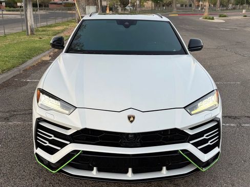 Used 2020 Lamborghini Urus AWD/4WD image 9