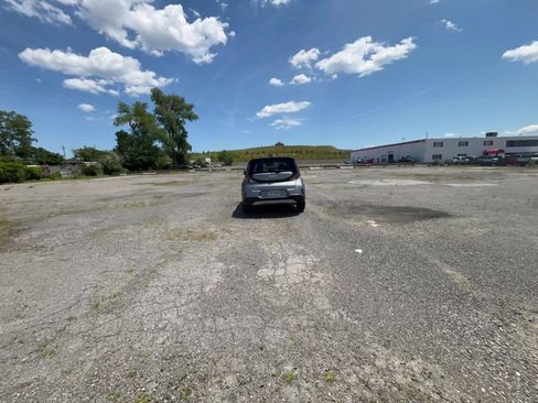 Used 2025 Kia Soul LX w/ LX Technology Package FWD image 16