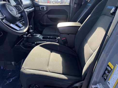 Used 2023 Jeep Wrangler Unlimited Rubicon 4xe image 14